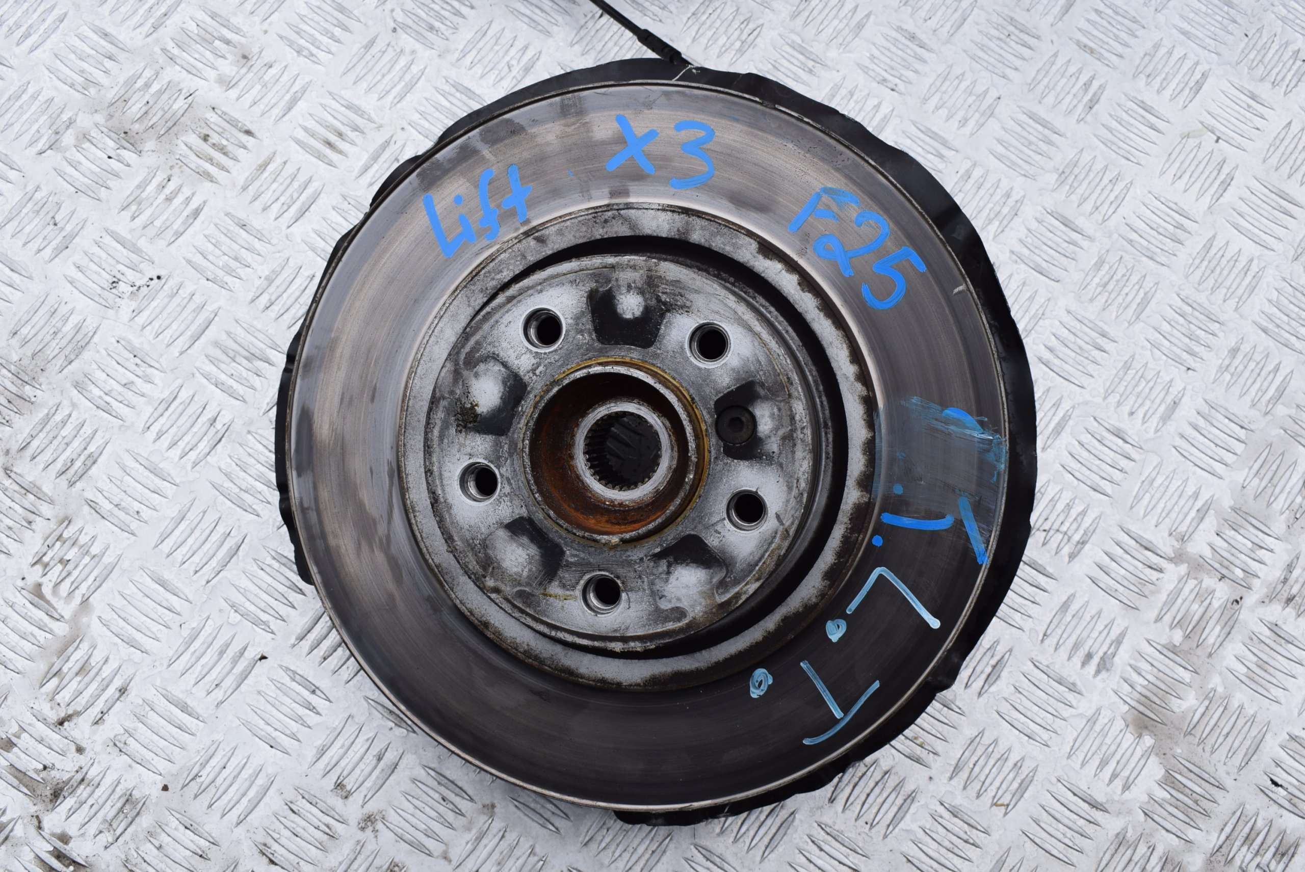 swing left rear part BMW X3 F25 LIFT