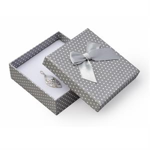 STROIK ŚLUBNY, PIĘKNY, BŁYSZCZĄCY, EFEKTOWNY Kolor dominujący srebrny