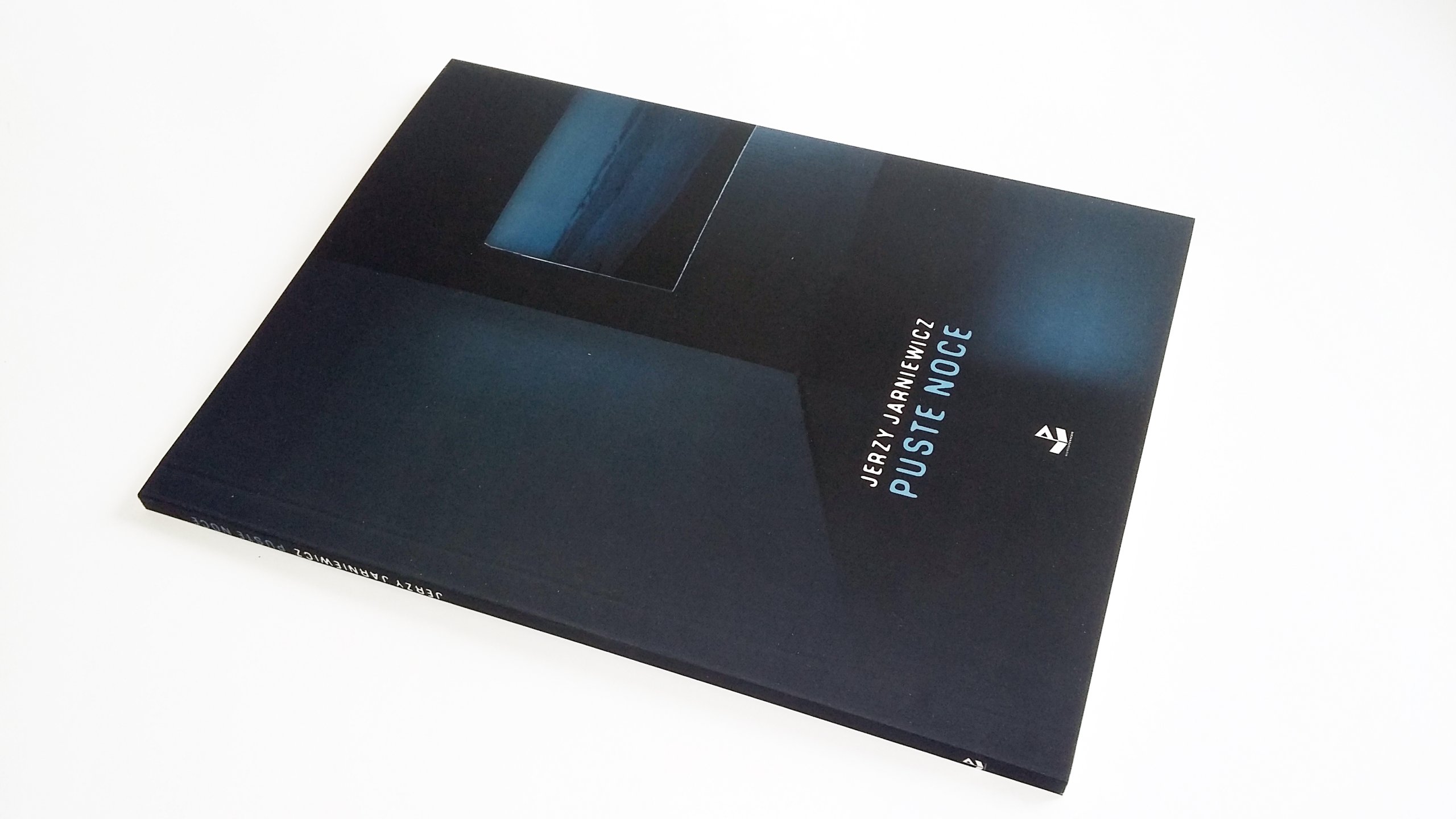 Jerzy JARNIEWICZ Puste noce Nośnik książka papierowa