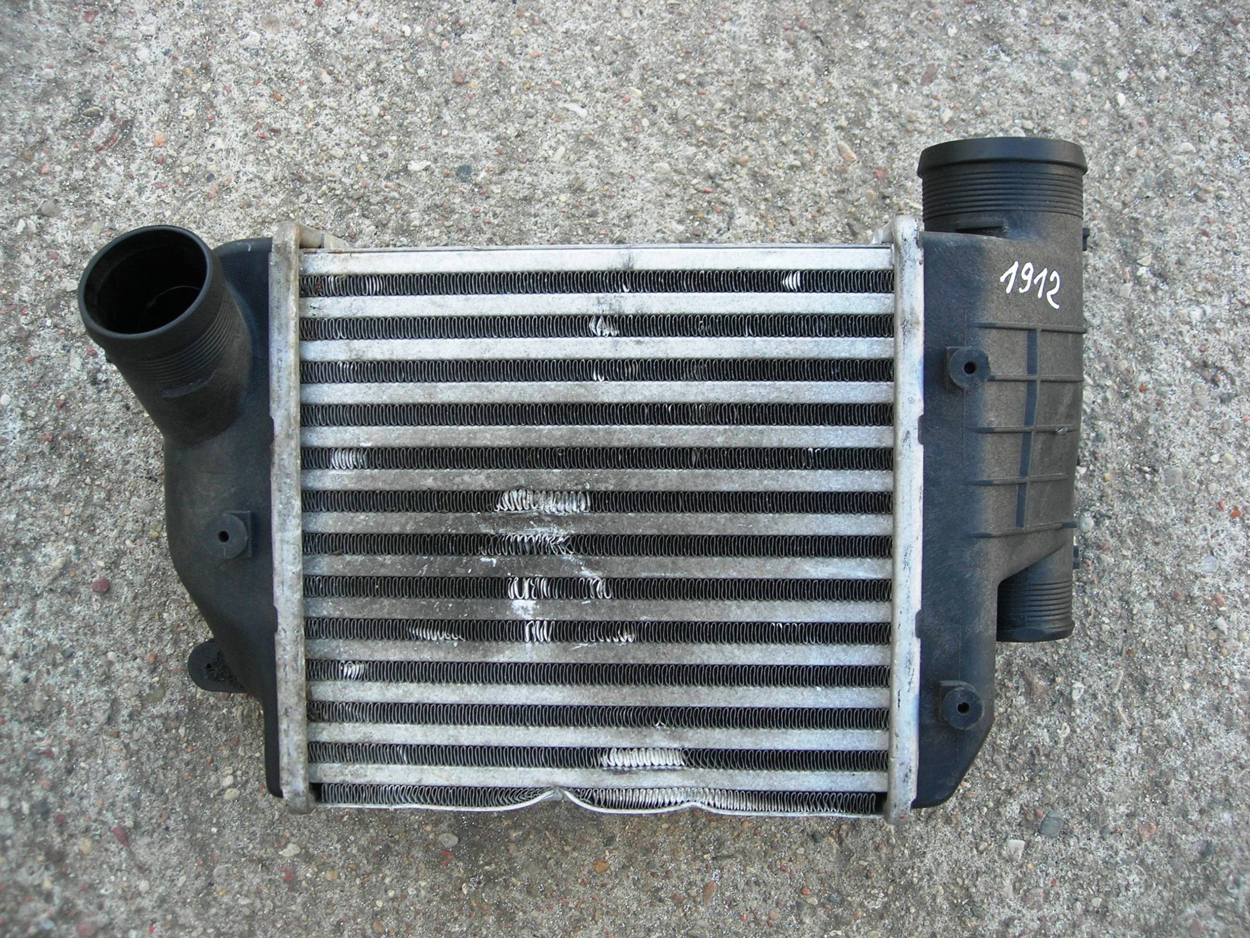 ІНТЕРКУЛЕР AUDI A6 C6 2,7-3,0 TDIf0145805e