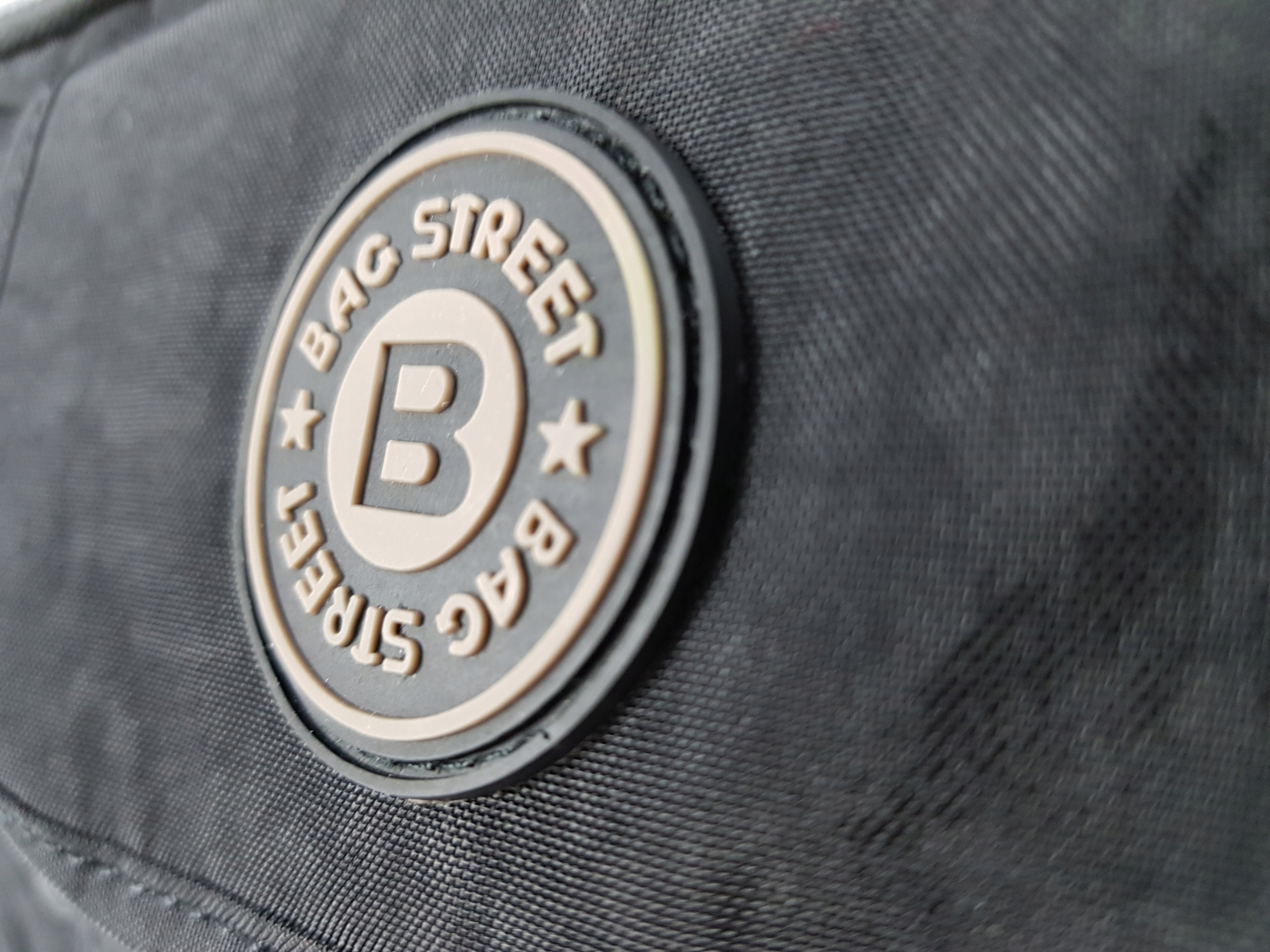 TOREBKA LISTONOSZKA POJEMNA BAG STREET CZARNA Kolor czarny