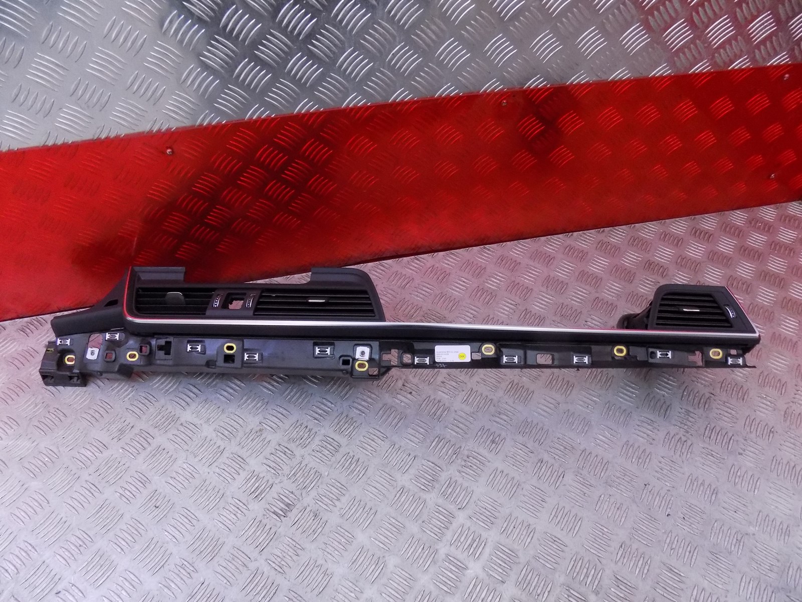 80b820902c вентиляційні отвори решітка панелі передня AUDI Q5 80A