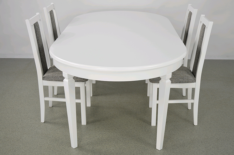 Кухонные столы саранск. Стол кухонный круглый. Стол круглый раздвижной для кухни. Круглый стол и 4 стула. Стол круглый раздвижной со стульями.