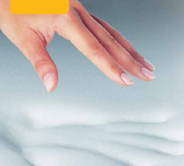 Poduszka rehabilitacyjna do spania Qmed z żelem chłodzącym DUŻA 60x40cm EAN (GTIN) 5901780402471