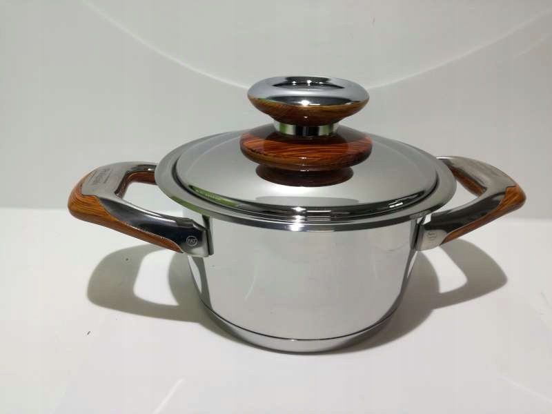 The Philipiak Futuro 5.2L (24 cm) Large Pot with Lid