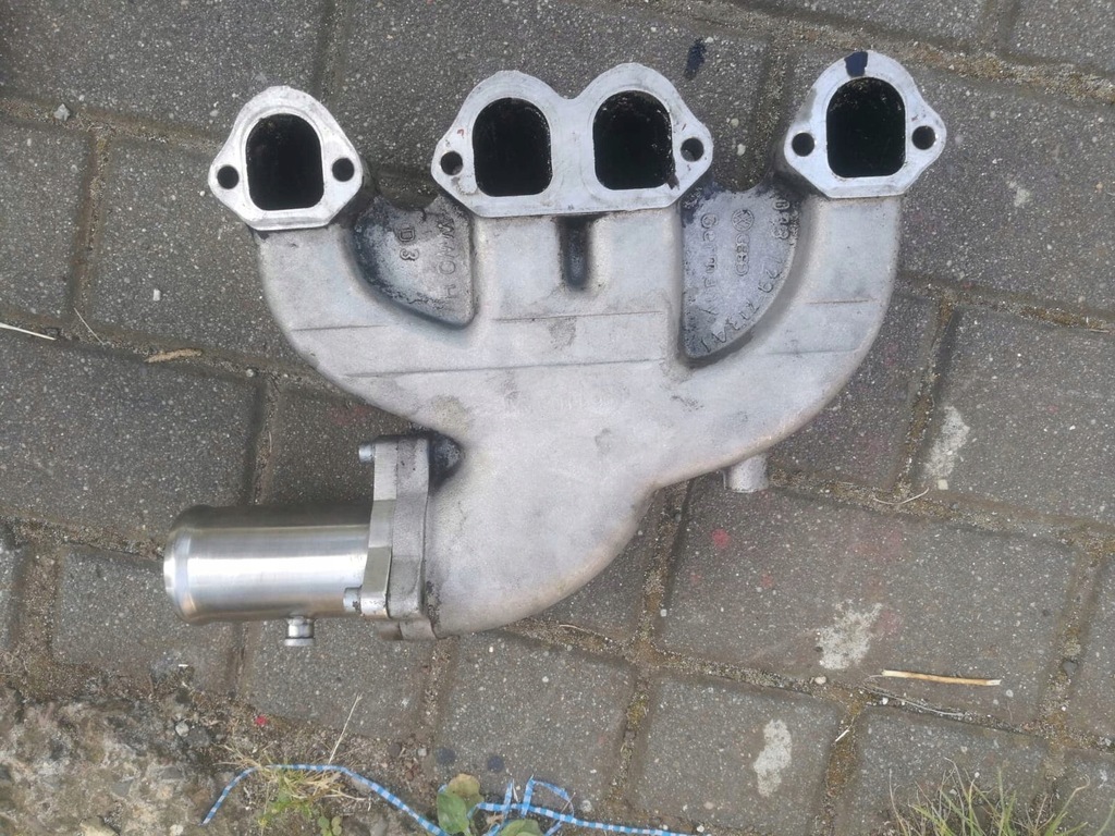 Kolektor ssący AWX + flansza EGR Audi Passat SupeB