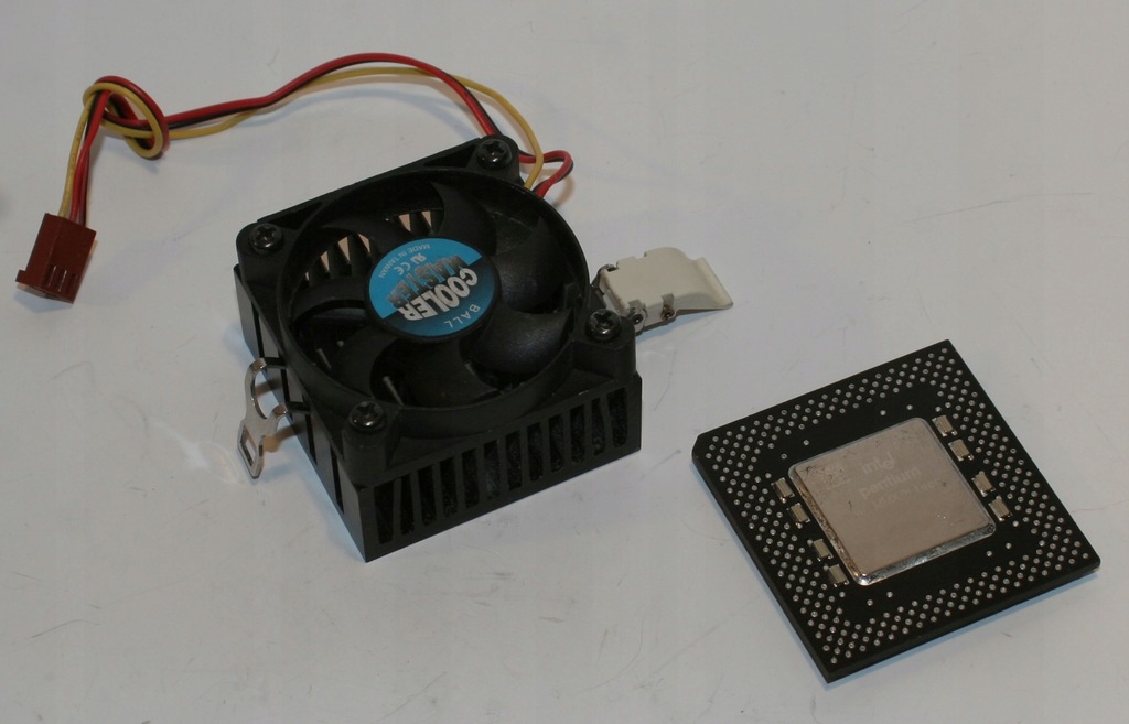 CPU intel PENTIUM 200 MHz MMX / 200 MMX / SL27J