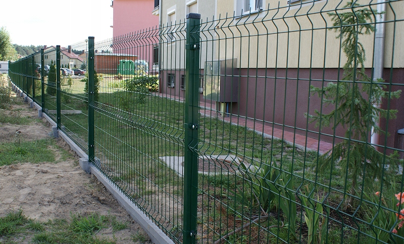 Калитка гардис. Сетка заборная 3d оц ппк 2,03х2,5м. 3d сетка fensys. Забор из сетки. Панель 3д medium 2430х2500, пруток d4, зеленый ral 6005.