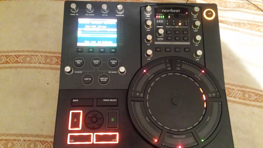 MIKSER SAMPLER WACOM NEXTBEAT X-1000