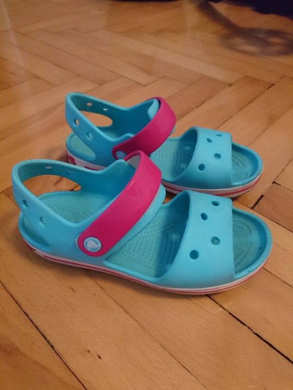 crocs j1