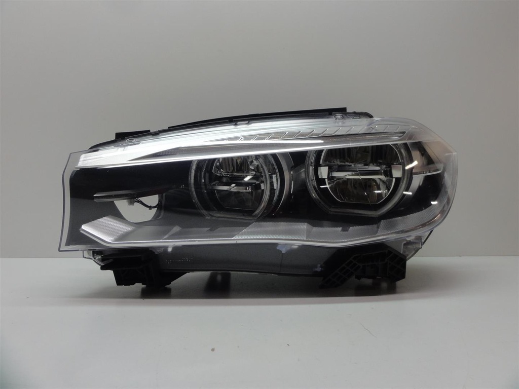 Led панель bmw f16