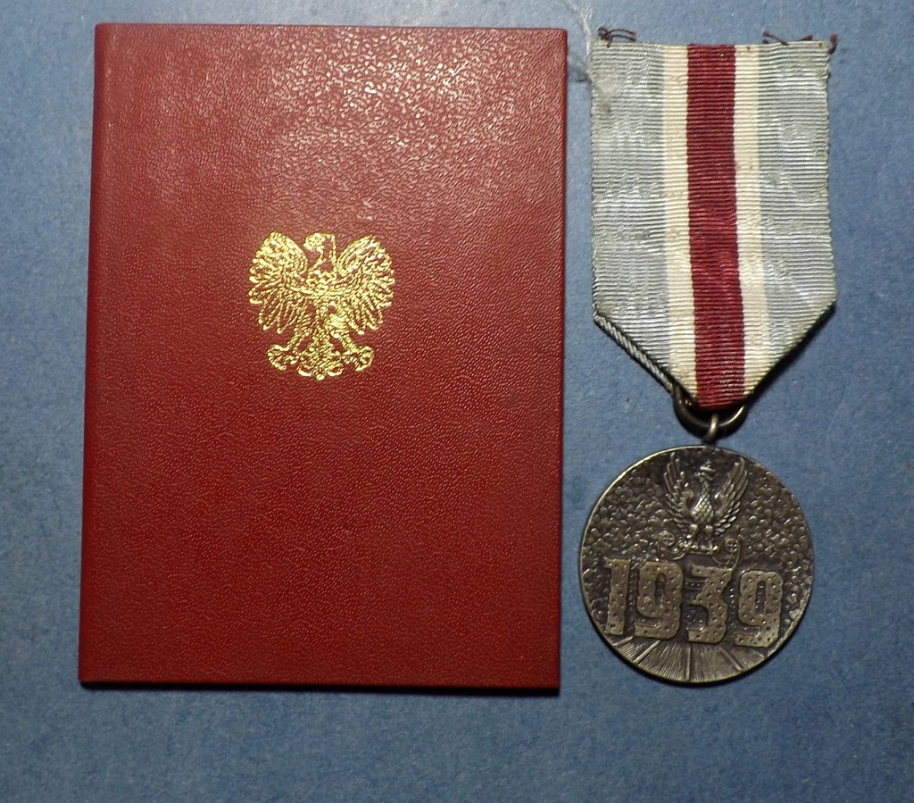 MEDAL ZA UDZIAŁ W WOJNIE OBRONNEJ 1939+LEG.1983