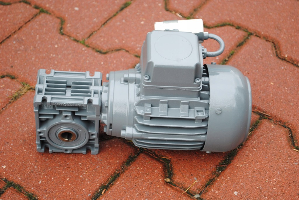 Motoreduktor Kątowy 0.07kw. 34obr. Lenze. 230V - 7657468523 - Oficjalne ...