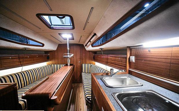 Czarter jacht Hornet 29 nie maxus. Lipiec wolny