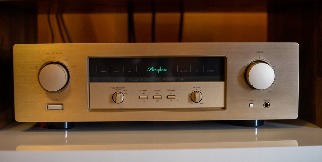 Accuphase E-210プリメインアンプ 210W Accuphase E-210/E-210Aの仕様 アキュフェーズ