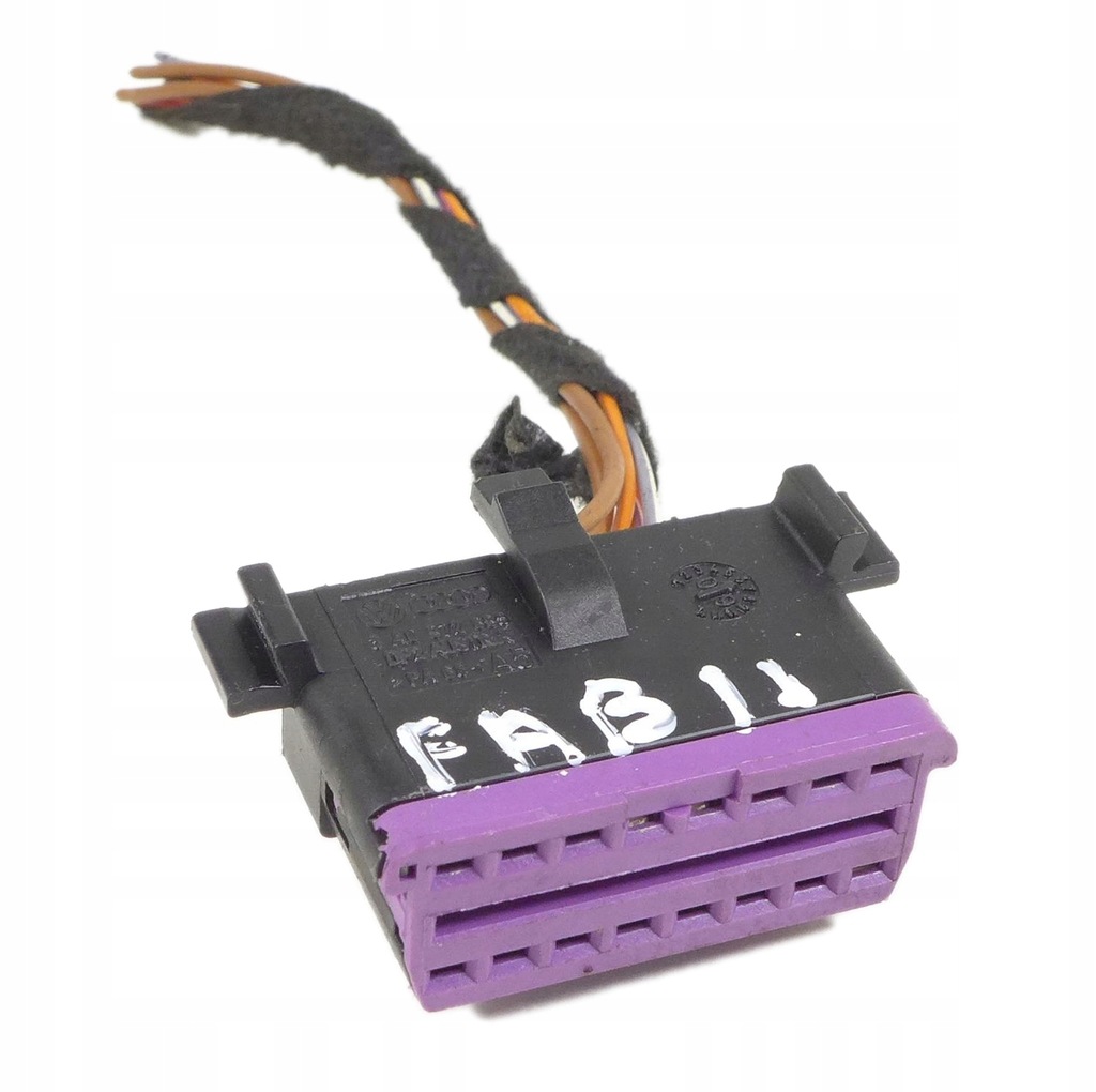 Gniazdo złącze OBD 2 II VW Golf V A3 8P 3A0972695