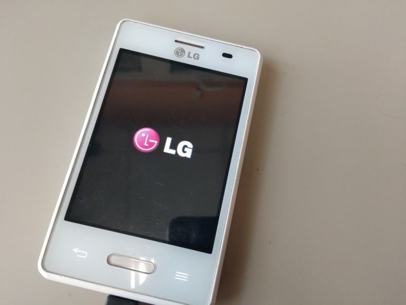 LG E430