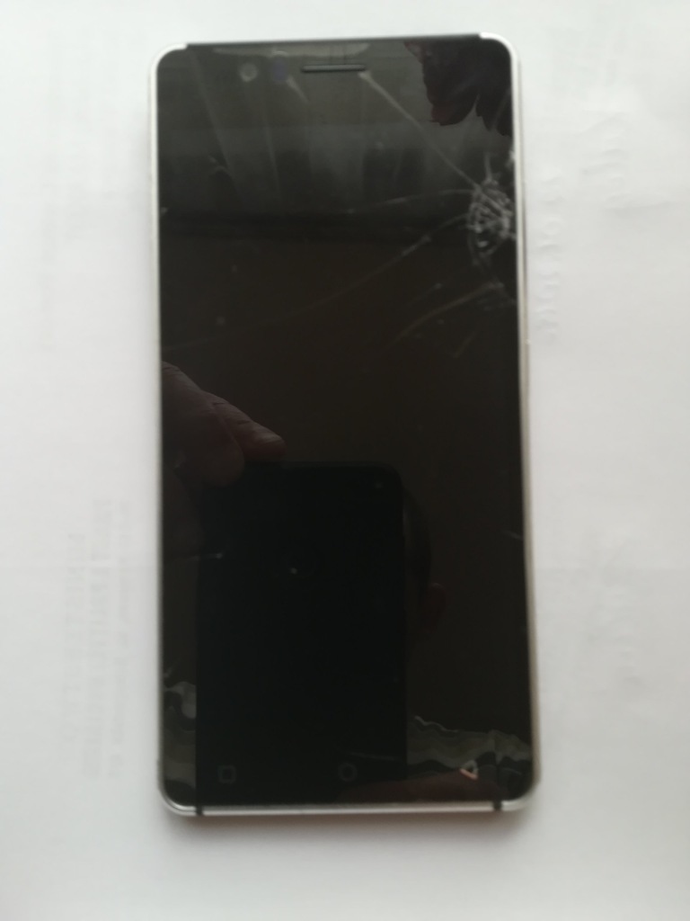 Telefon V7 Zyro tanio ( uszkodzony) 