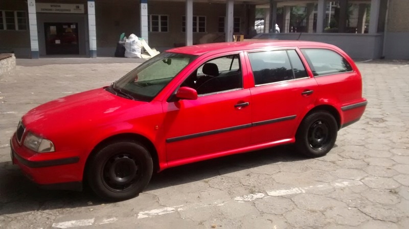 Skoda Octavia Kombi 1,6 benzyna 1998 rok