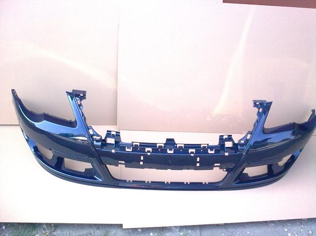 VW Passat B6 zderzak przedni granatowy met. LC5F