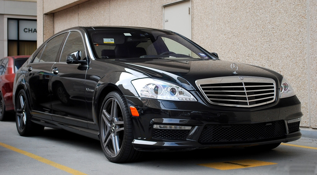 Mercedes s63 AMG 221