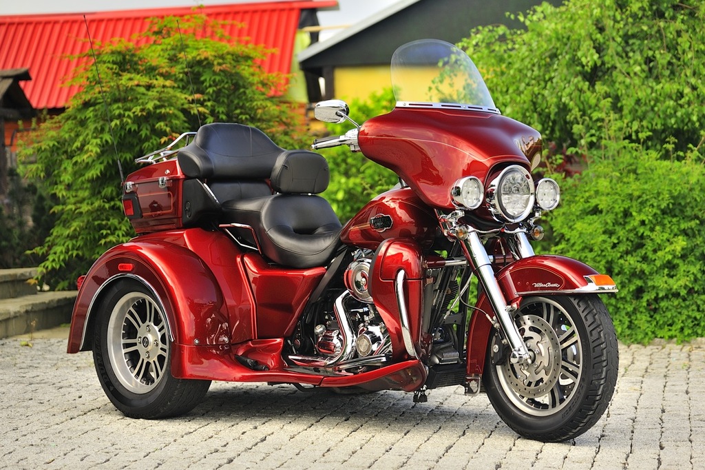 HARLEY-DAVIDSON FLHTCUTG 103 CUBIC INCHES TRIKE