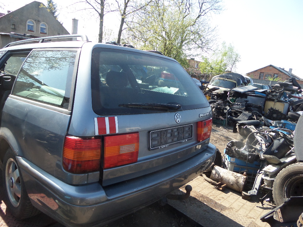 KLAPA TYLNA VW PASSAT B4 KOMBI LB7U