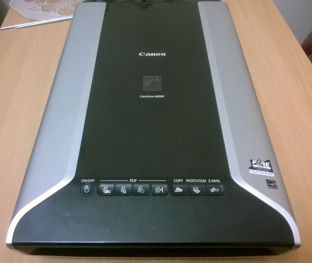 Skaner Canon CanoScan 8800F.