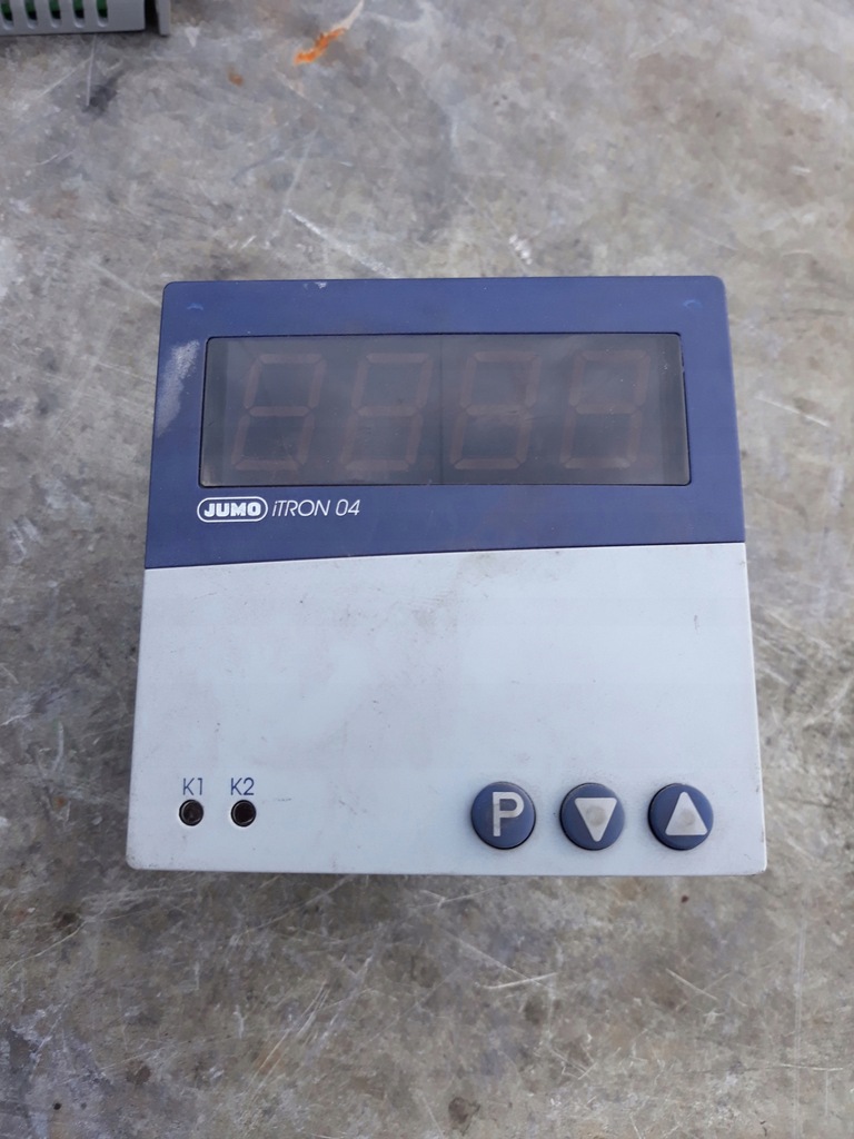 Termostat , regulator jumo itron 04