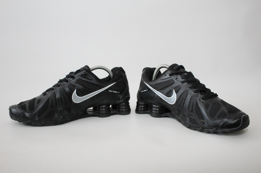 Buty sportowe Nike Shox – wygoda i sportowy design w dobrej cenie