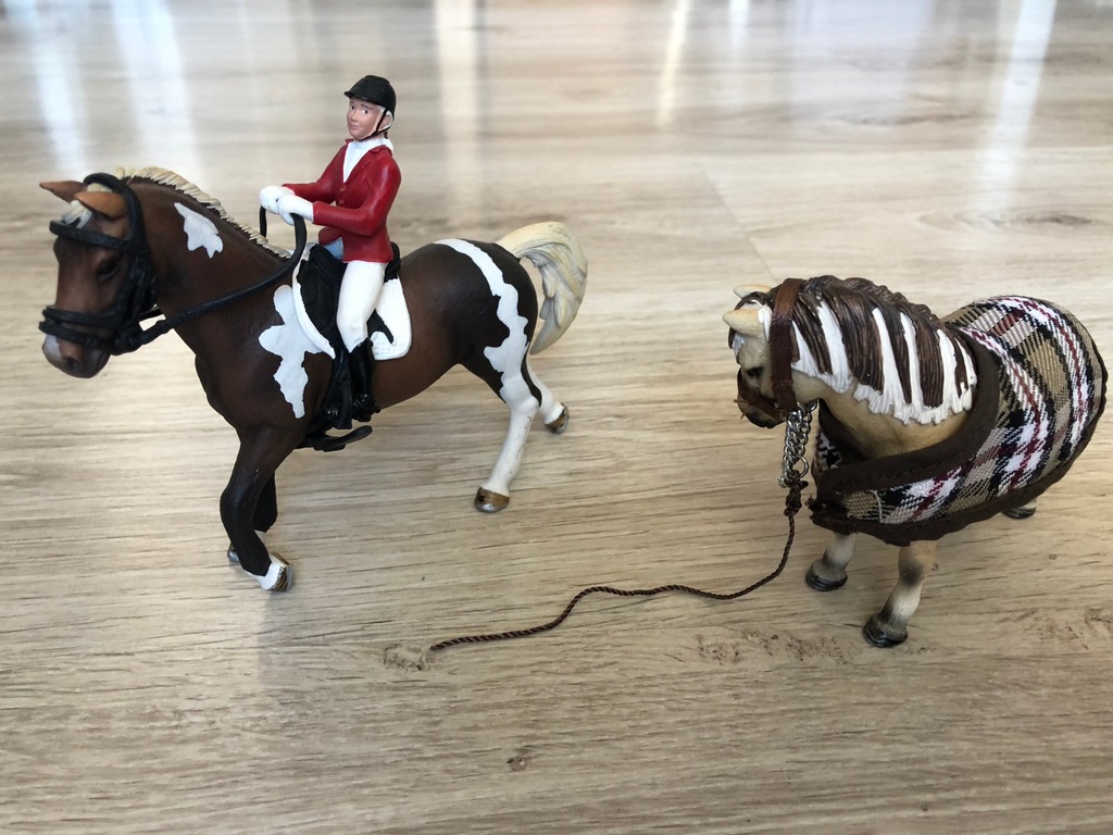 Konie Schleich - zestaw 2 sztuk z jeźdźcem
