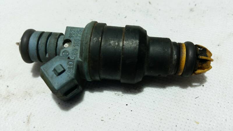 WTRYSKIWACZ BMW E30 1.8 M40 0280160285