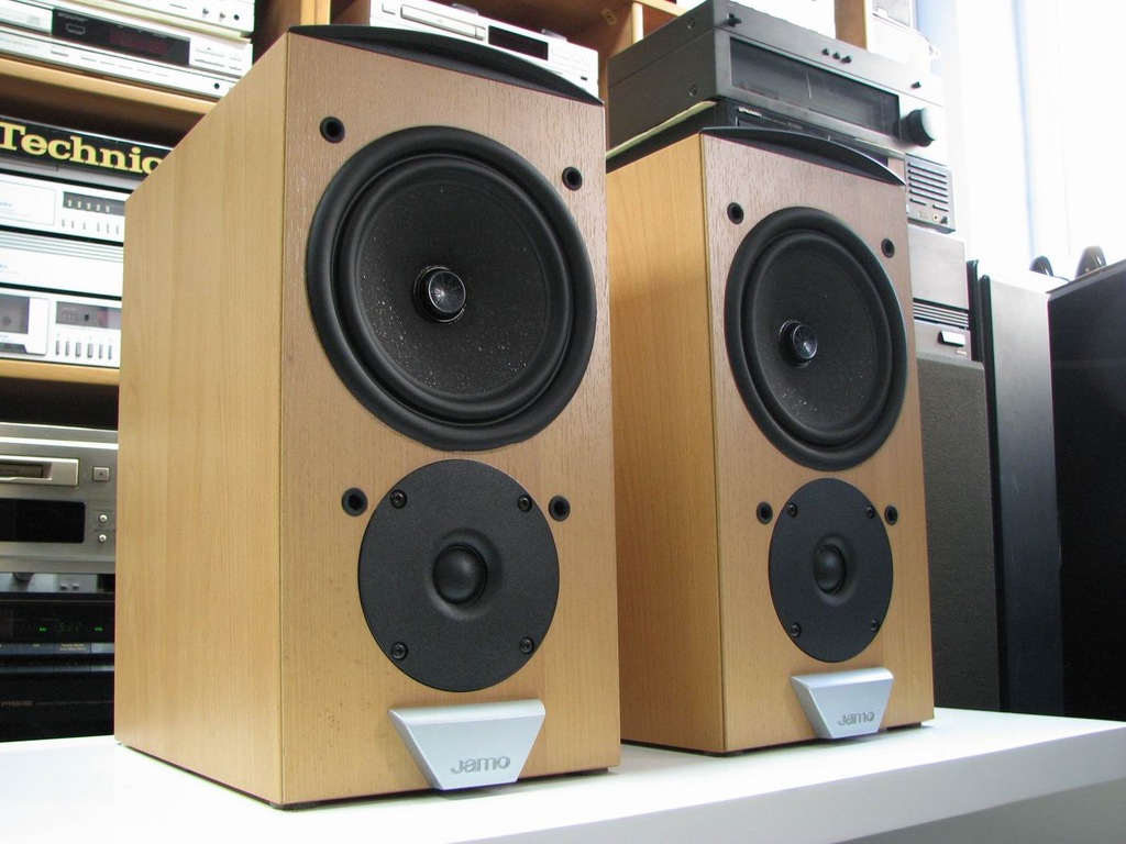 Znakomite monitory JAMO E-800