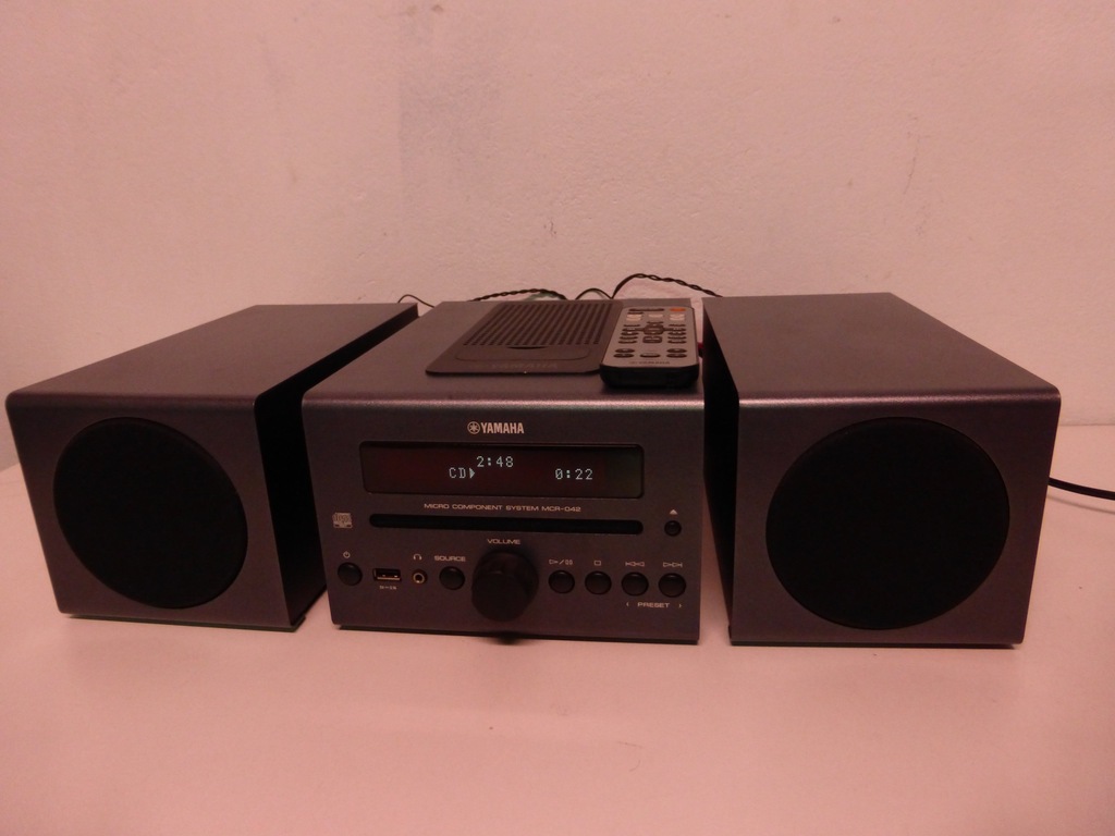 FAJNA  MINIWIEŻA YAMAHA MCR-042 USB IPOD PILOT BCM