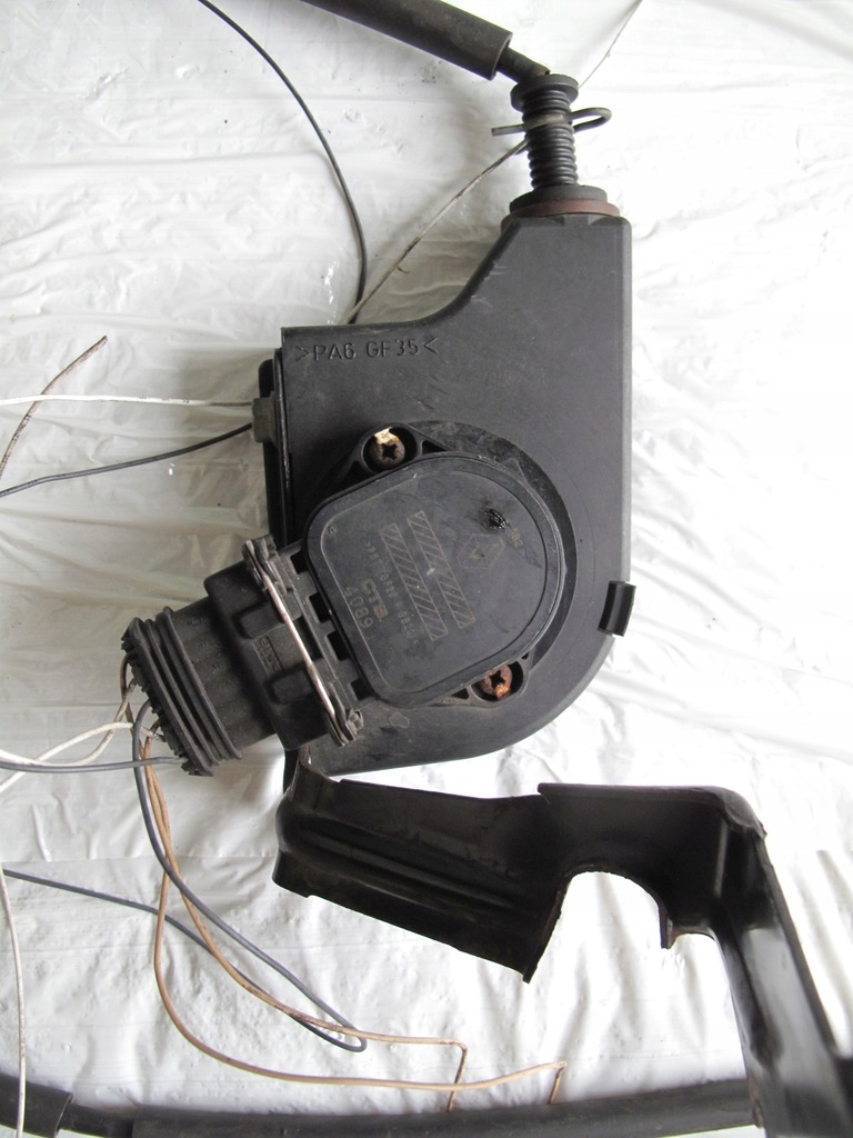 POTENCJOMETR GAZU RENAULT 7700431918 CTS 4089