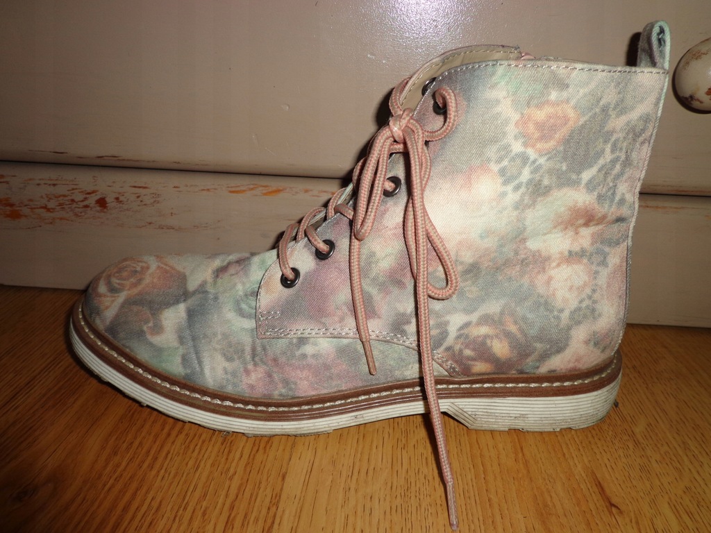 CATWALK GLANY W KWIATKI R 39