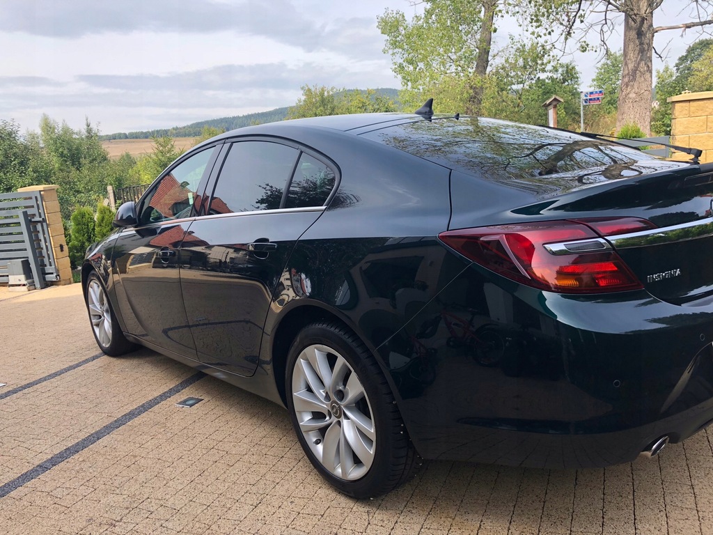 Opel insignia salon