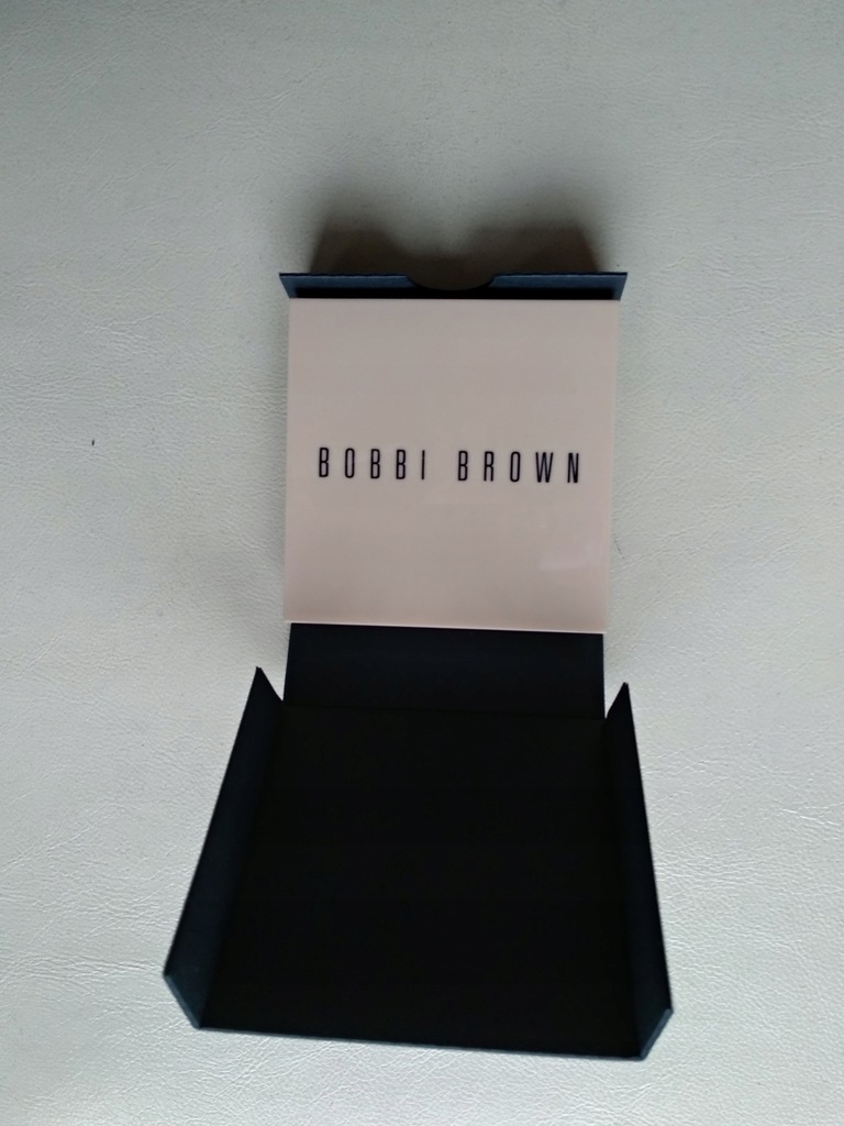 Bobbi Brown Nude Finish Illuminating Powder