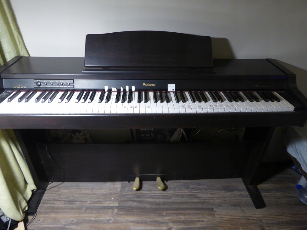 Pianino cyfrowe Roland HP-1