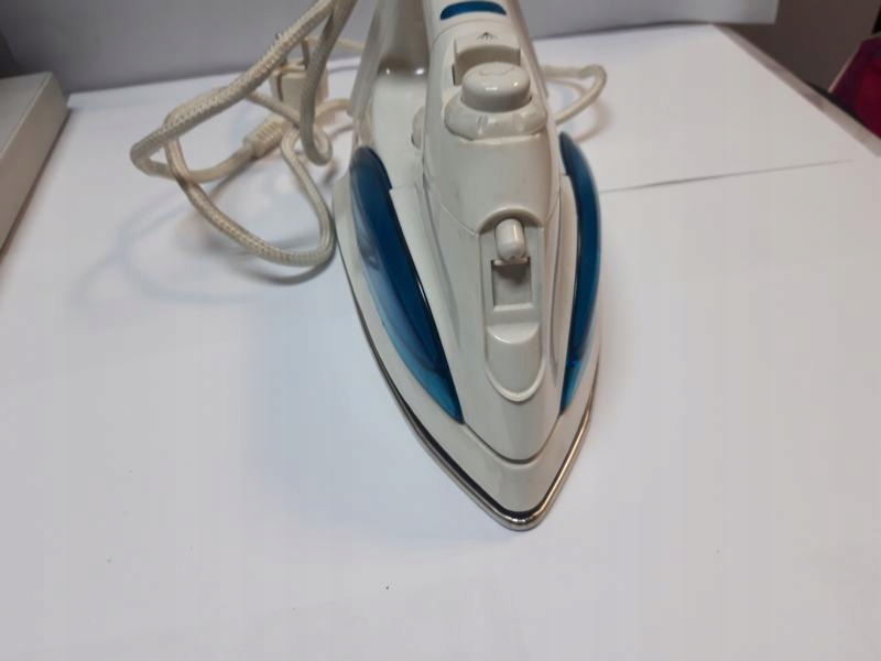 ŻELAZKO UNISTAR STEAM IRON W PUDEŁKU