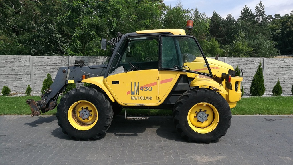 ŁADOWARKA TELESKOPOWA NEW HOLLAND LM430 [MANITOU