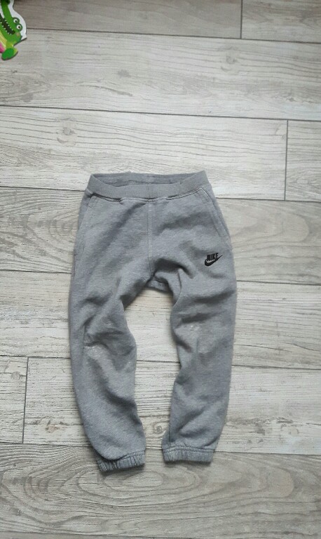 NIKE bawelniane spodnie 98/104