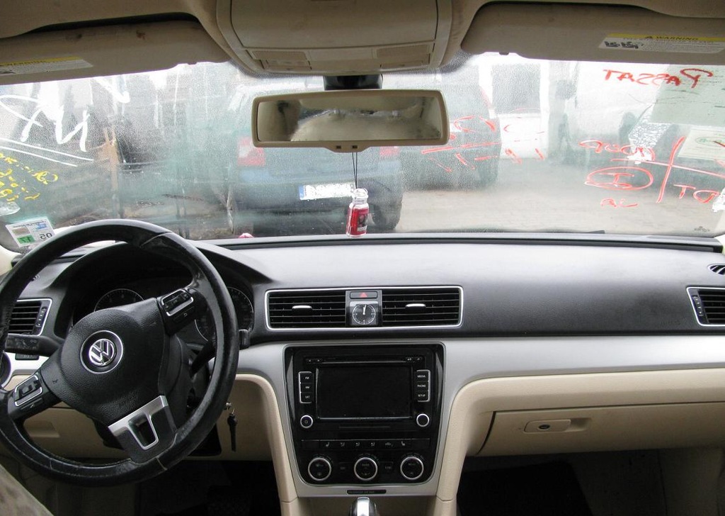 PASSAT B7 USA 2012  DESKA ROZDZIELCZA KONSOLA