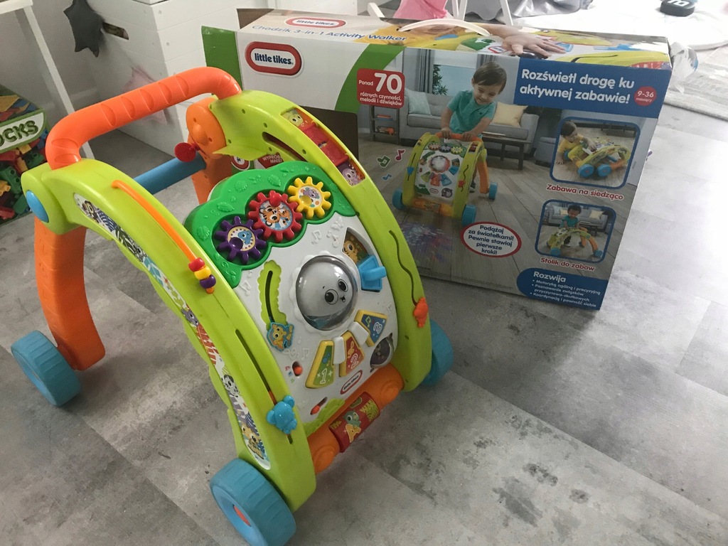 Pchacz chodzik Little tikes Smyk z pudełkiem