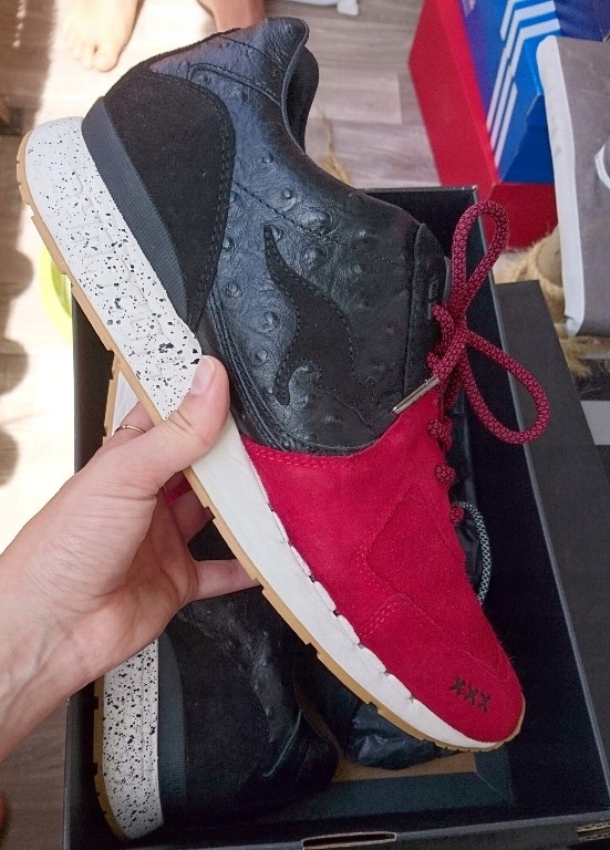 Kangaroos x Sneakerbass Coil R-2 Sin City