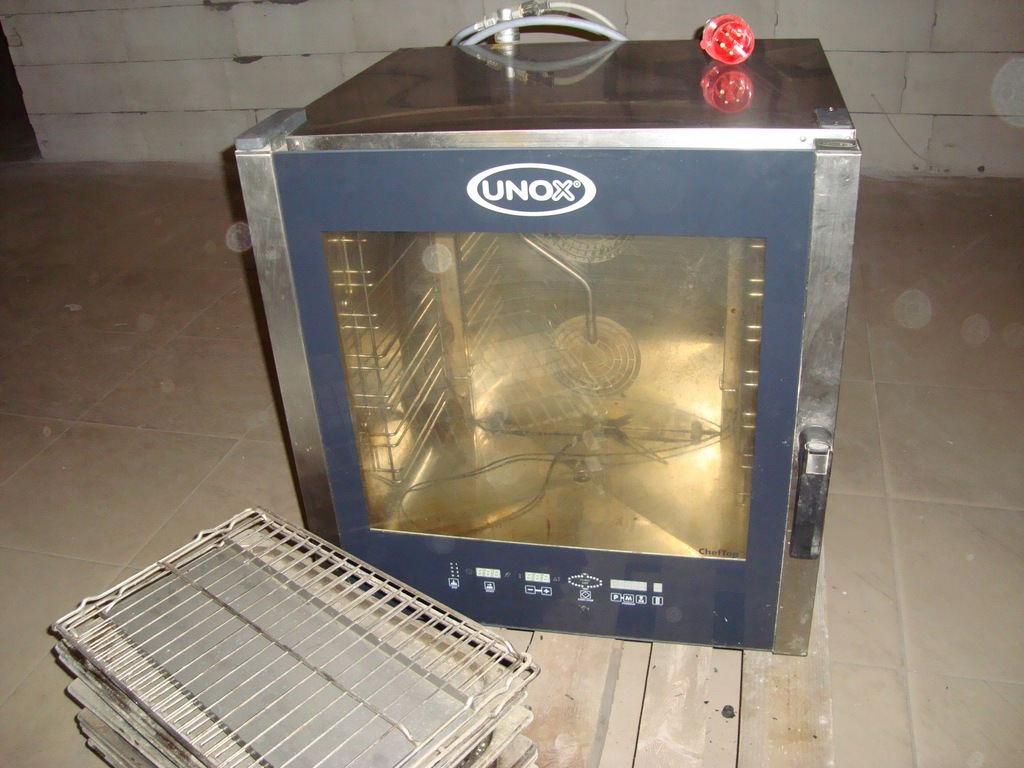 Piec konwekcyjno -parowy UNOX XVC 504 + podstawa