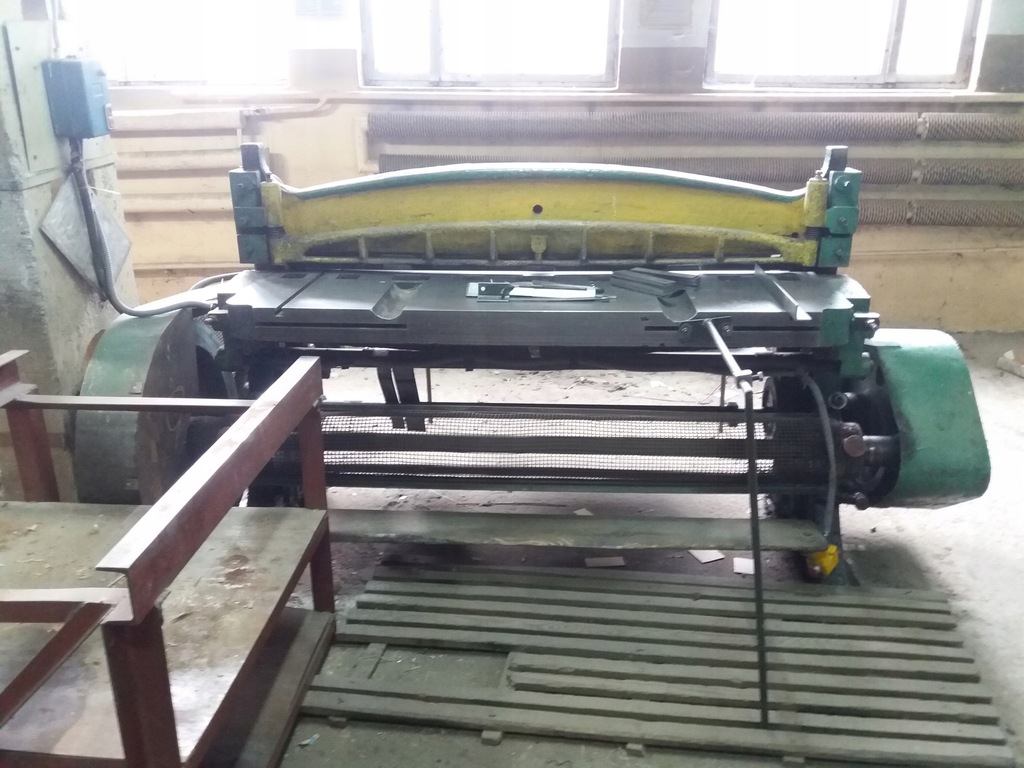 Gilotyna Mechaniczna Nożyce GLT 3x1500mm
