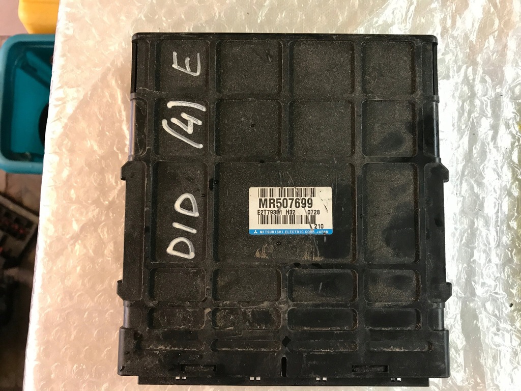 KOMPUTER Mitsubishi Montero Pajero 3.8GDI MR507699