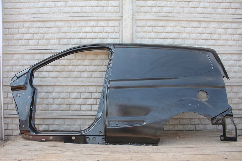 Błotnik tył lewy bok Ford Transit Courier 14-19