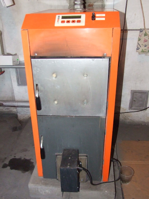 R-ECO M 36,2 kW  żeliwny kocioł drewno, węgie